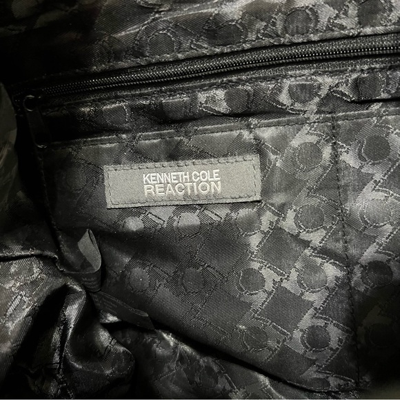 Kenneth Cole Black Leather Backpack Turnlock Buckle Details - Picture 12 of 14